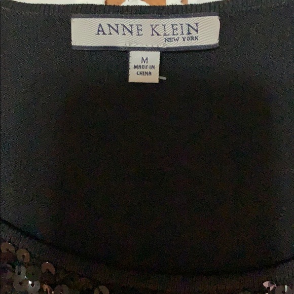 Anne Klein sleeveless sequin top great for the holidays - Picture 4 of 5